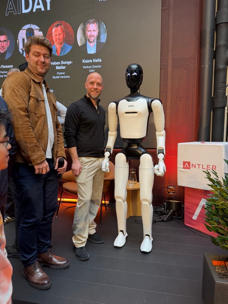 En uke med AI-seminarer og AI Day i Oslo: Mye spennende rundt modellvalg og agentbruk, og en robot på intervju